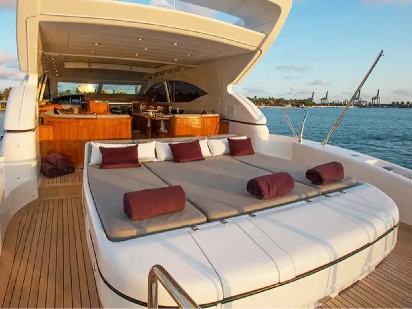 YCM72 | Mangusta 72 - Photo 28
