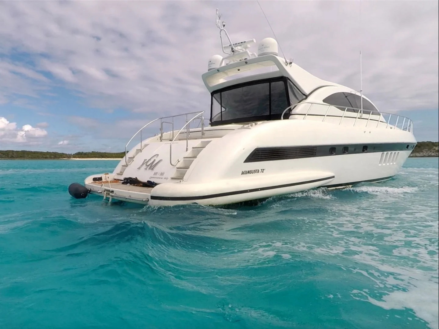 YCM72 | Mangusta 72 - Photo 10