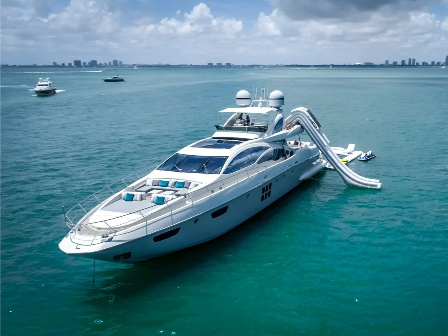 SCARLET | Azimut 103S - Photo 3