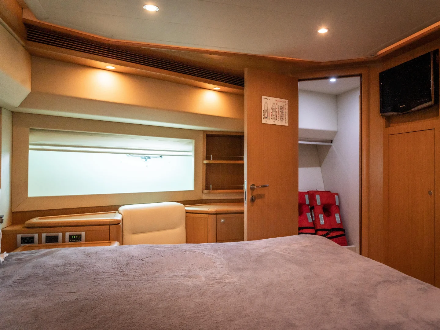 Ferretti 88 For Sale | MY Fortis II  - Photo 20