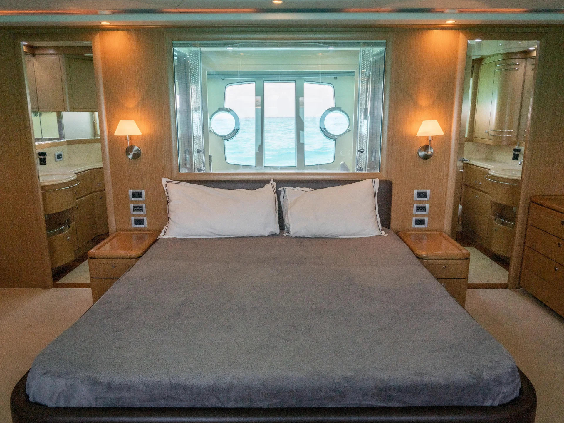 Ferretti 88 For Sale | MY Fortis II  - Photo 10