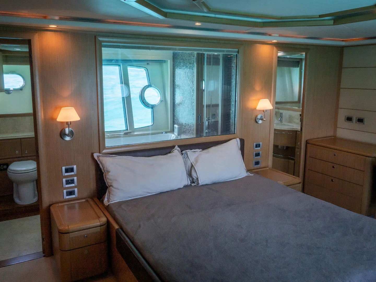 Ferretti 88 For Sale | MY Fortis II  - Photo 15