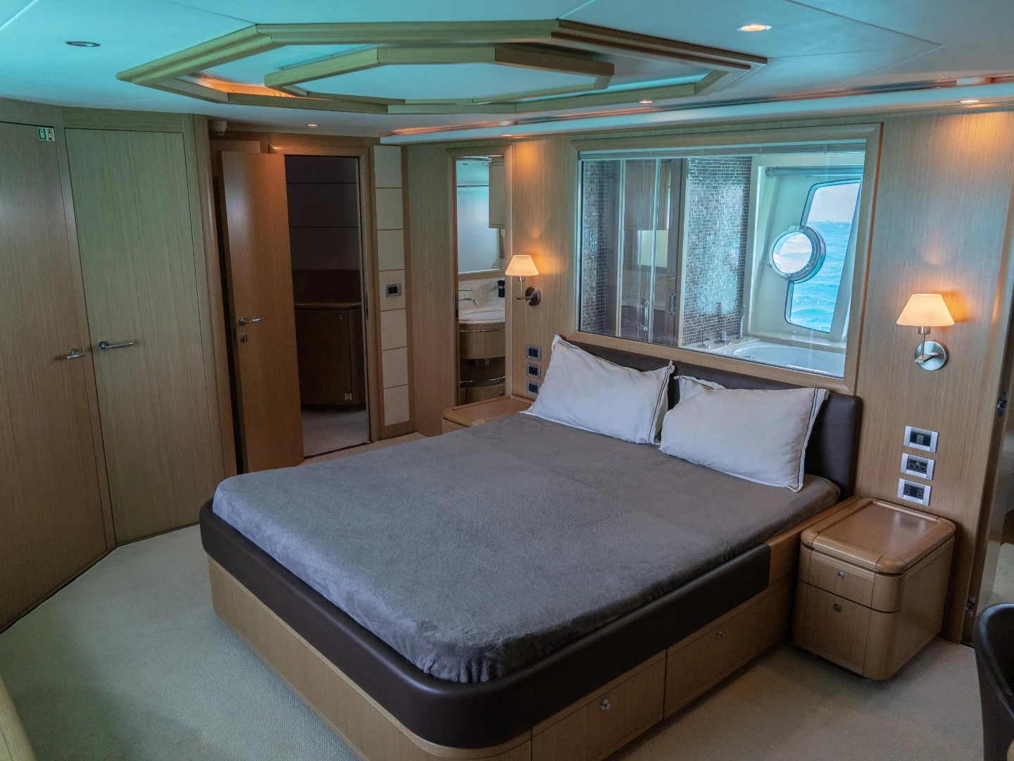 Ferretti 88 For Sale | MY Fortis II  - Photo 11