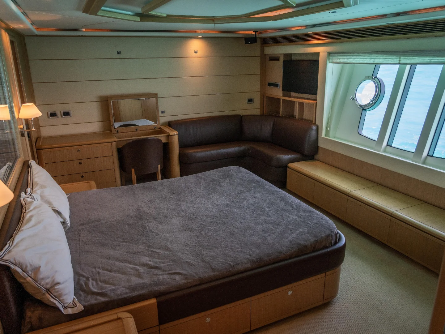 Ferretti 88 For Sale | MY Fortis II  - Photo 12