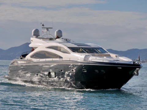 Yacht charter Ibiza Sunseeker Predator 84 MY Ariyas