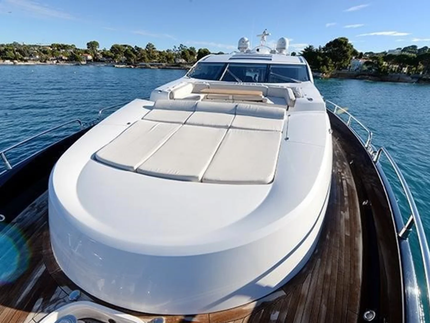 ARIYAS | Sunseeker Predator 84 - Photo 3