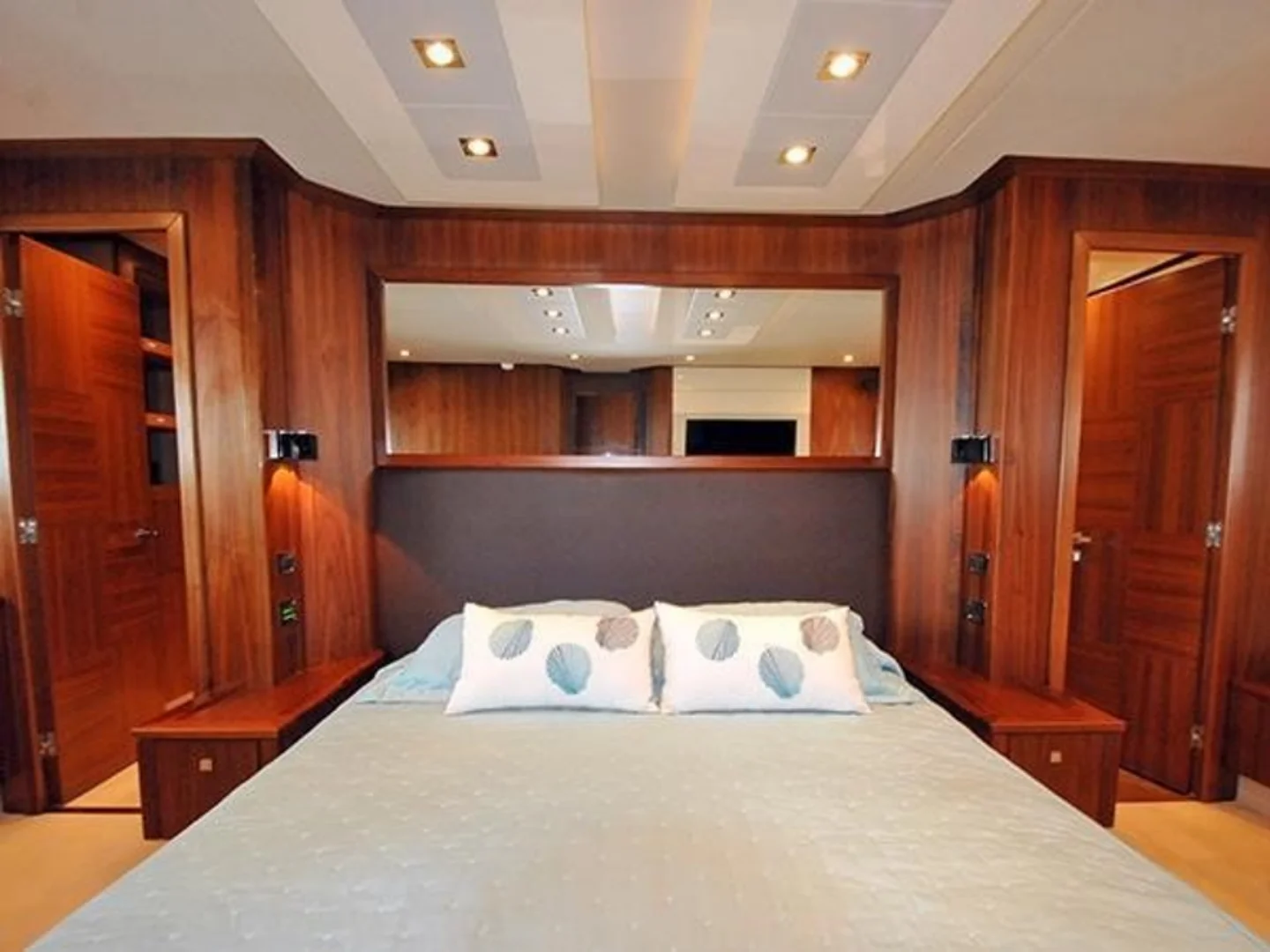 ARIYAS | Sunseeker Predator 84 - Photo 16