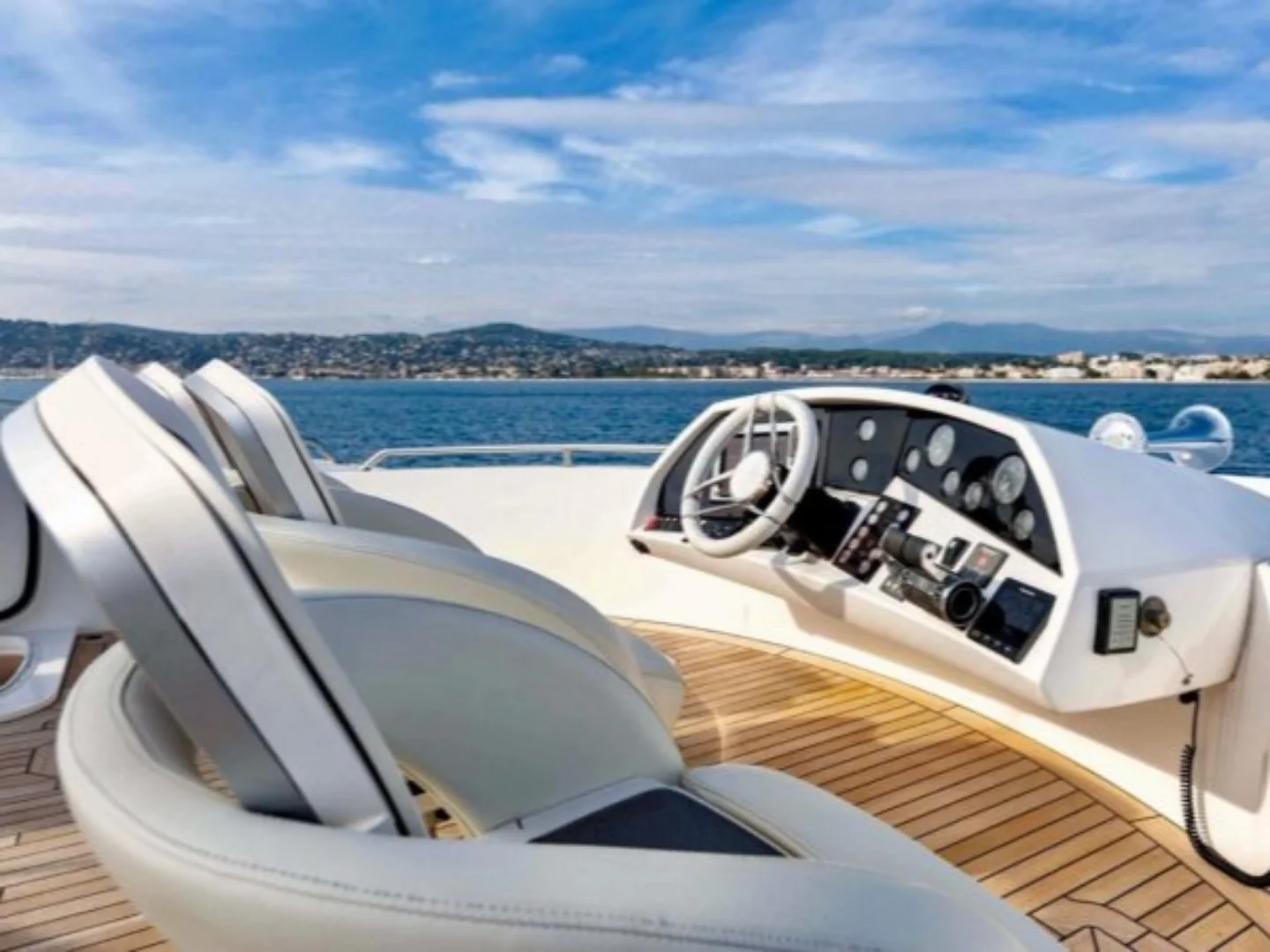 ARIYAS | Sunseeker Predator 84 - Photo 9