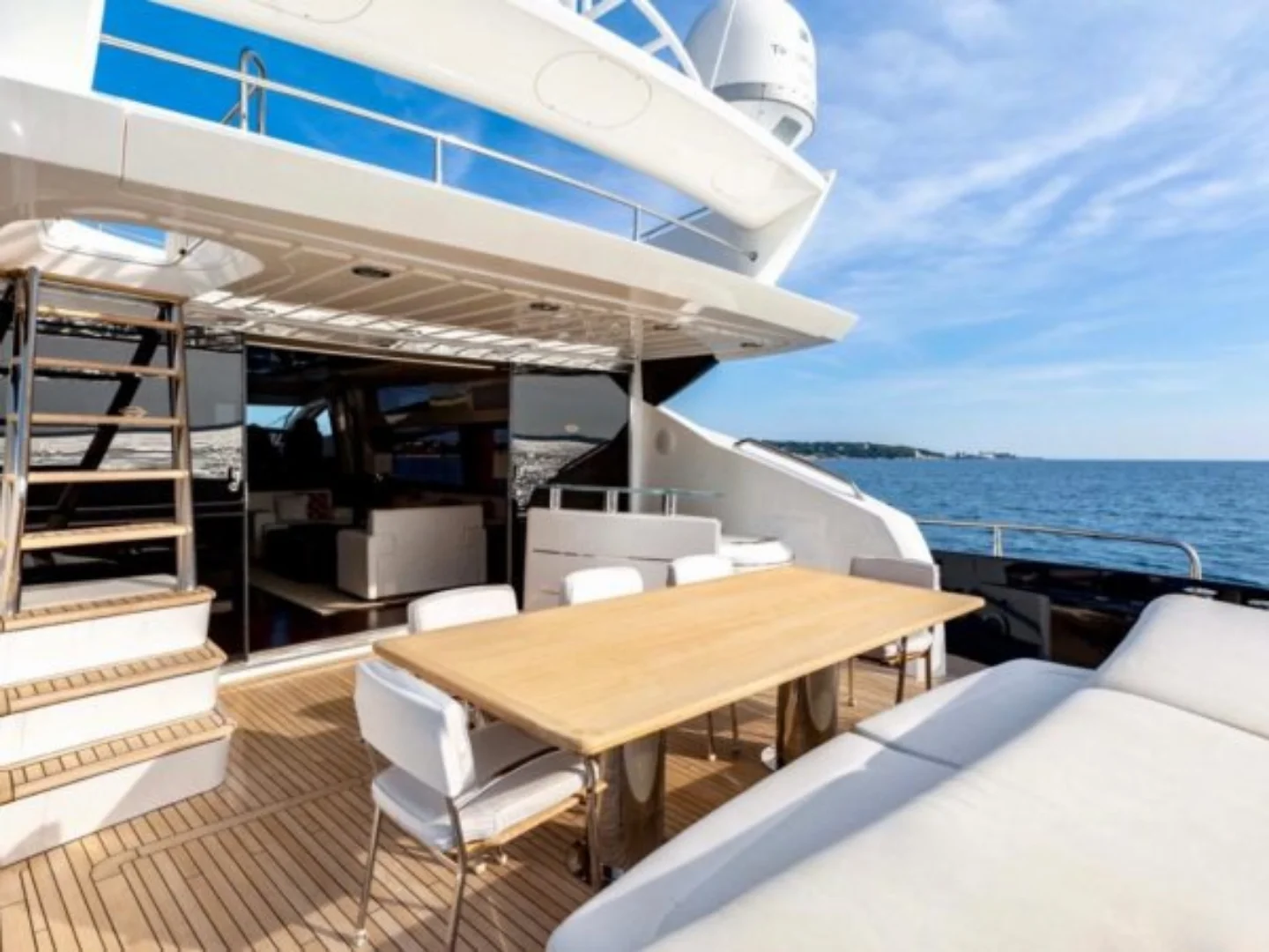 ARIYAS | Sunseeker Predator 84 - Photo 10