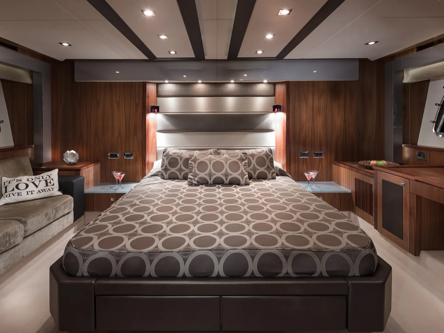 BLACK JAX | Sunseeker Predator 74 - Photo 10