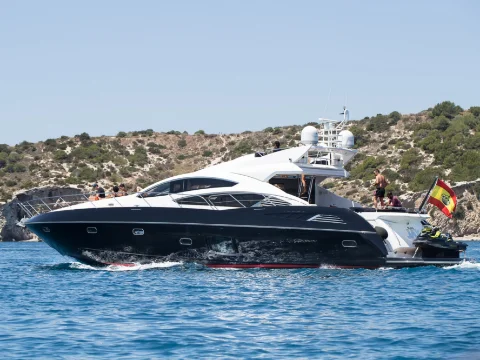 Yacht charter Ibiza Sunseeker Predator 74 MY Black Jax