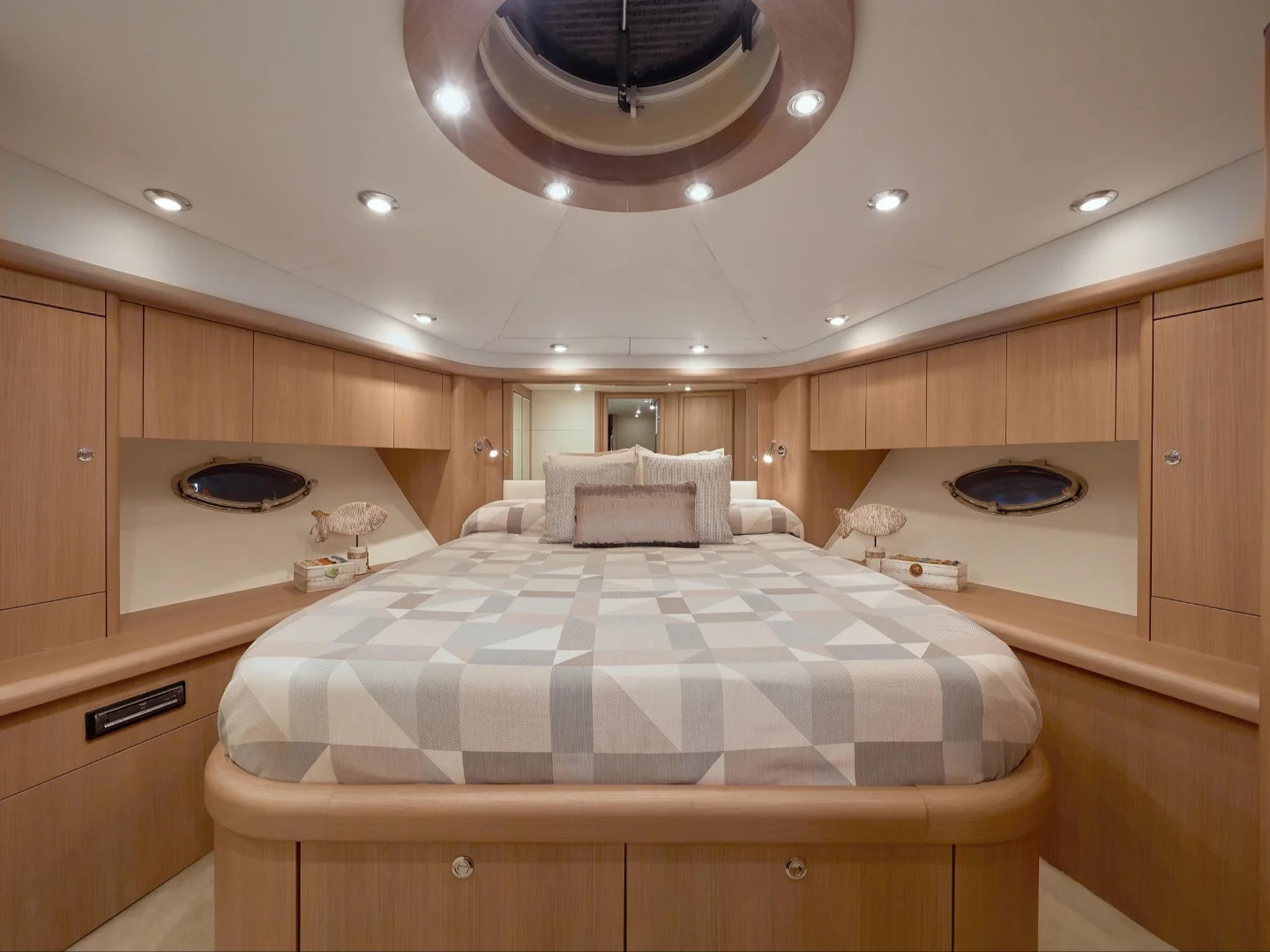 N9 | Sunseeker Predator 72 - Photo 18