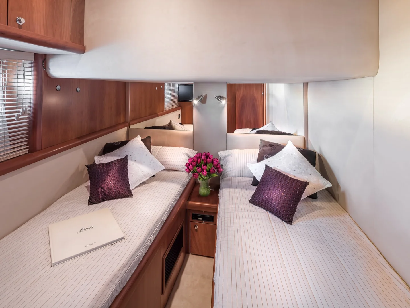 N9 | Sunseeker Predator 72 - Photo 20