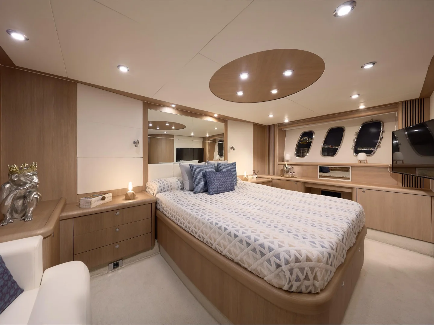 N9 | Sunseeker Predator 72 - Photo 17