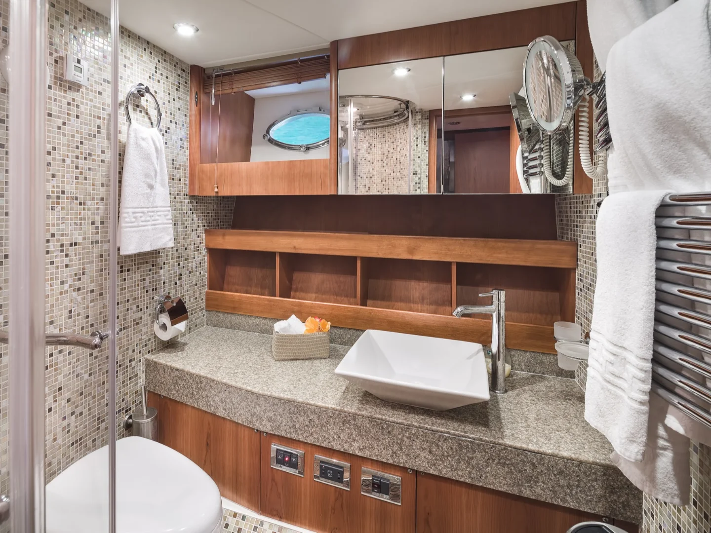 N9 | Sunseeker Predator 72 - Photo 12