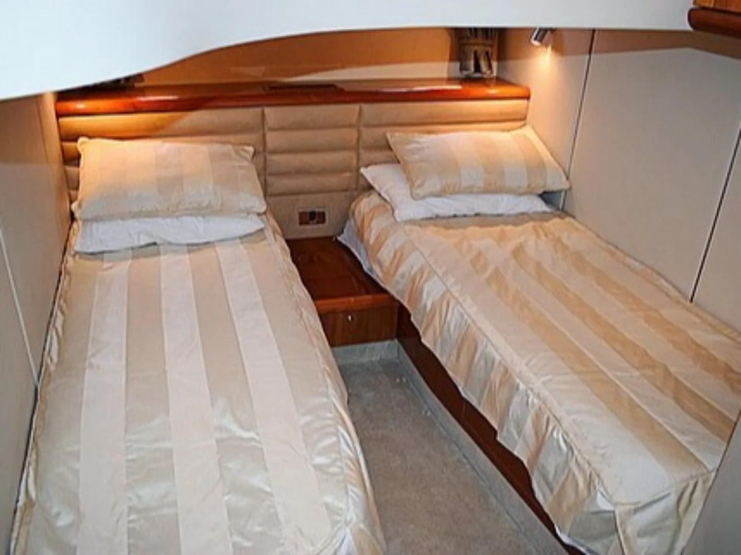 Sunseeker Camargue 50 of 2003 for Sale - Photo 8