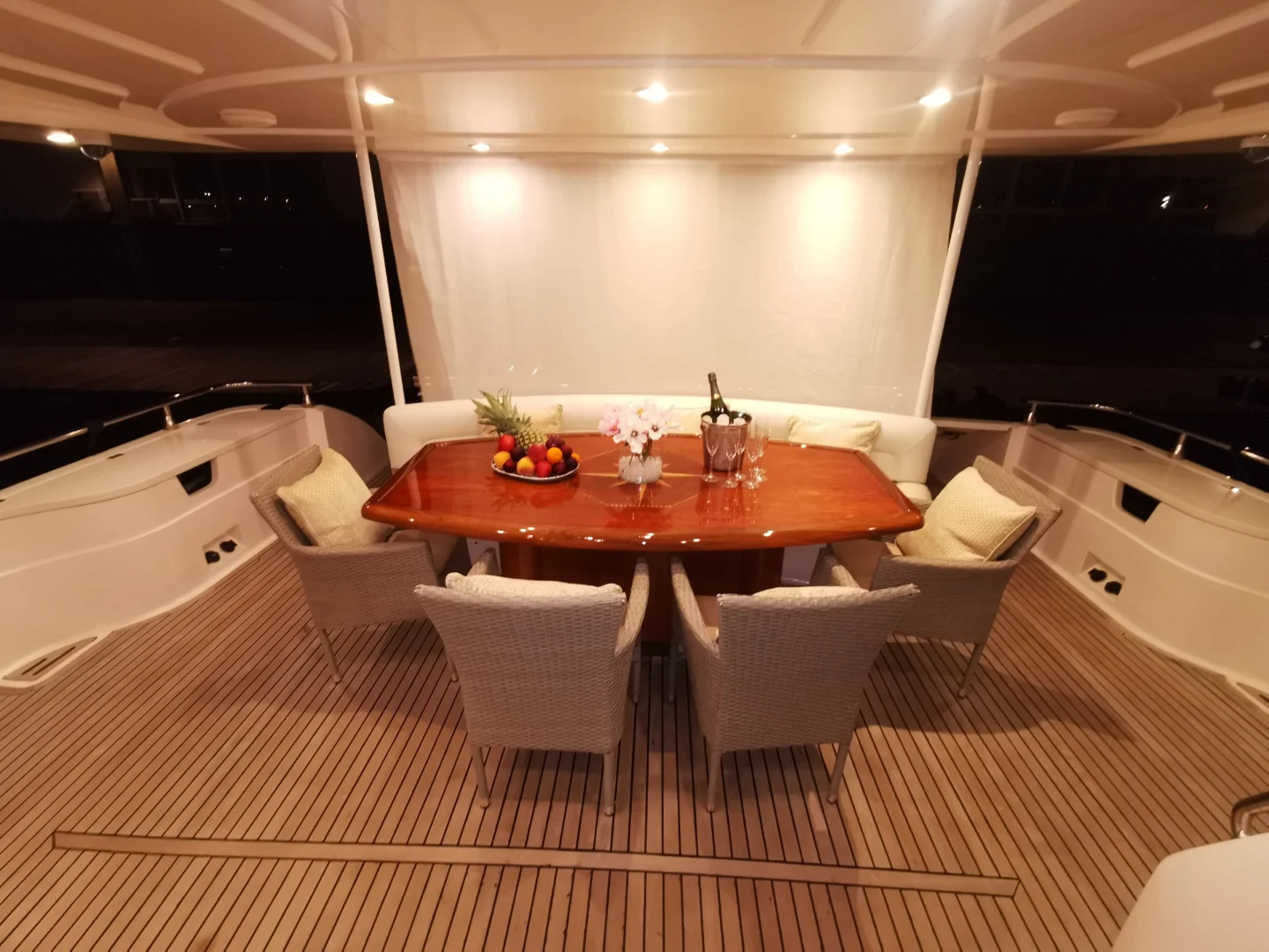 Amazing Astondoa 82 GLX - Photo 12
