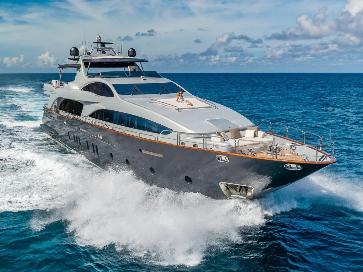MY Tail Lights | Azimut 116 - Photo 3