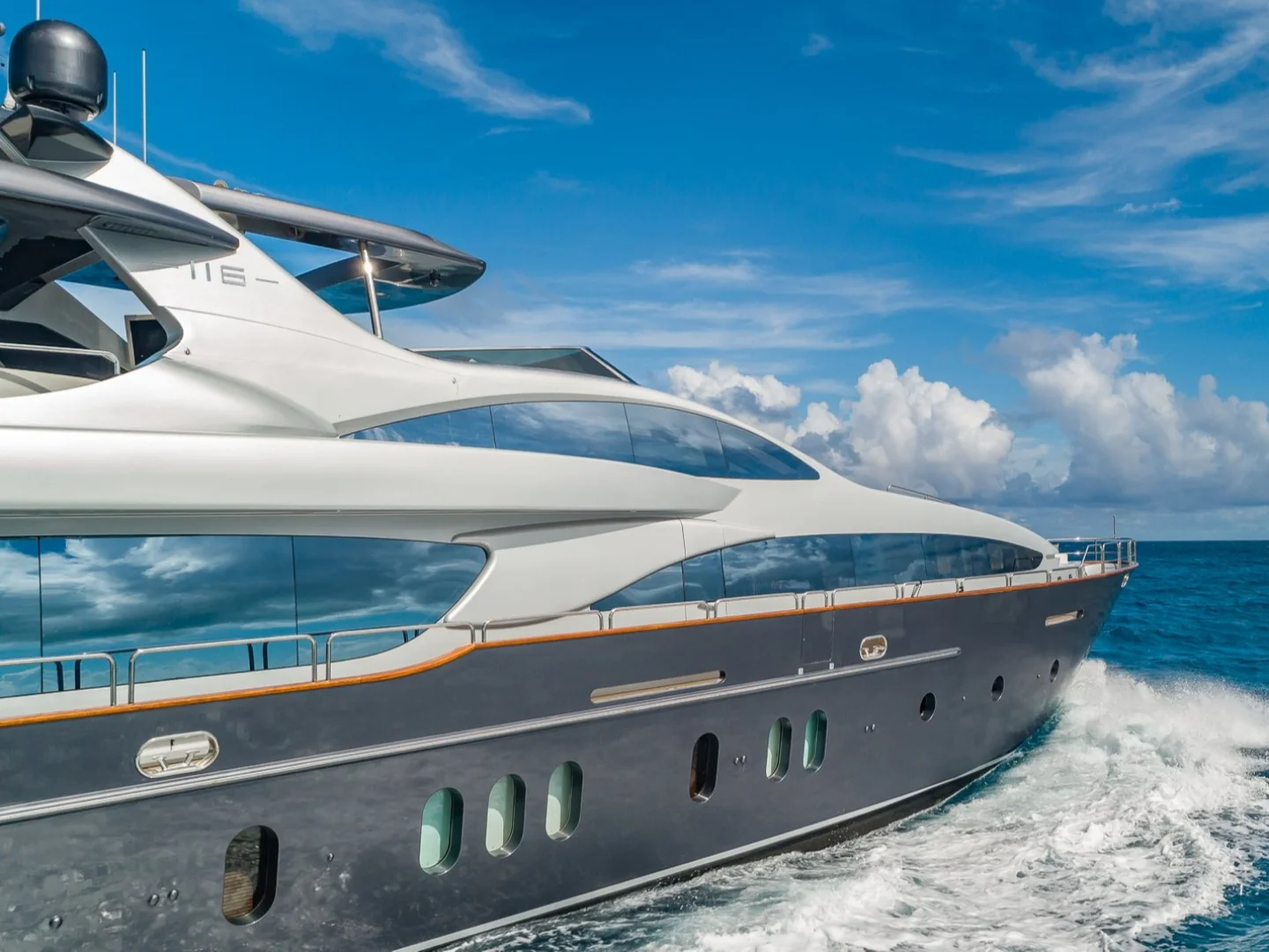 MY Tail Lights | Azimut 116 - Photo 17