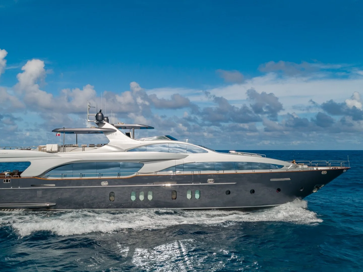 MY Tail Lights | Azimut 116 - Photo 23