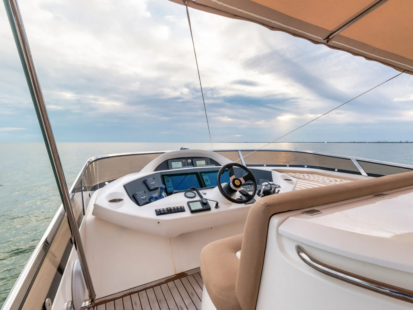 ACQUA ALBERTI | Sunseeker 82 - Photo 6