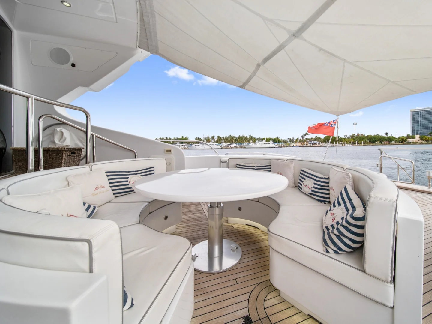 DAYA | Mangusta 105 - Photo 11