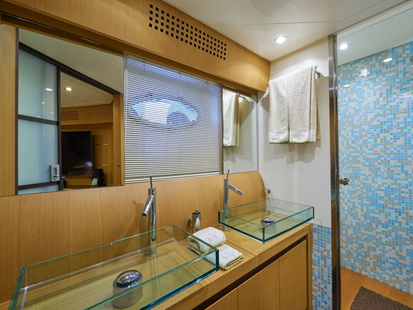 DANZAS | Pershing 90 - Photo 26
