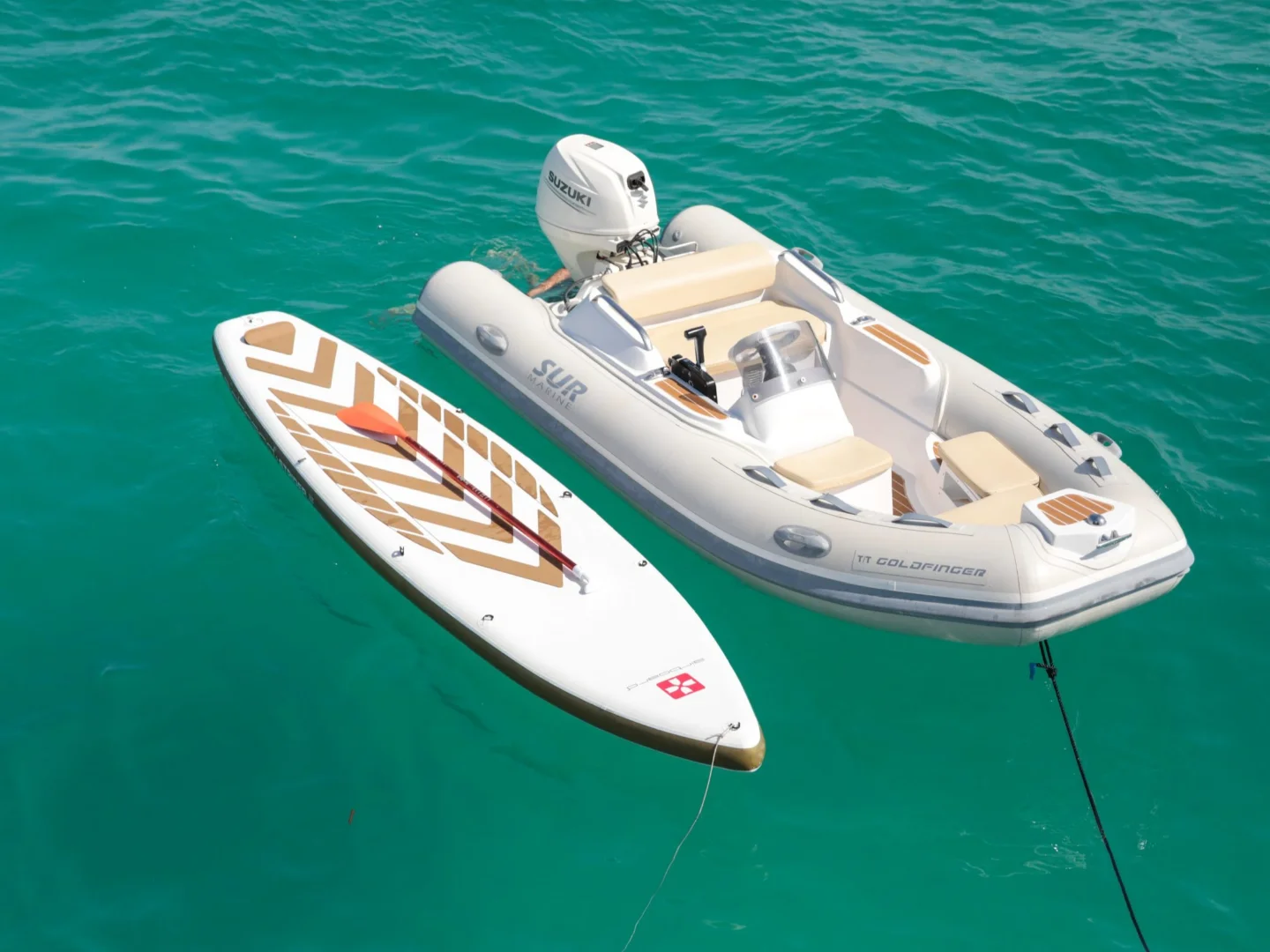 GOLDFINGER  FLOATING PENTHOUSE 64ft HOUSE OF HÜTTER - Photo 25