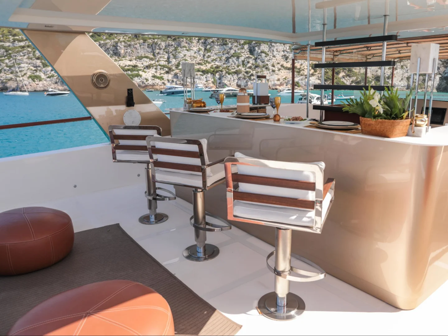 GOLDFINGER  FLOATING PENTHOUSE 64ft HOUSE OF HÜTTER - Photo 33