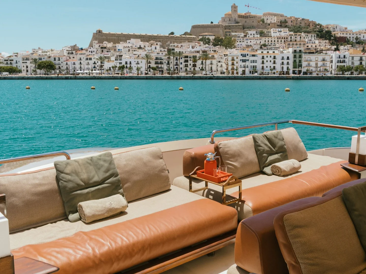 GOLDFINGER  FLOATING PENTHOUSE 64ft HOUSE OF HÜTTER - Photo 9