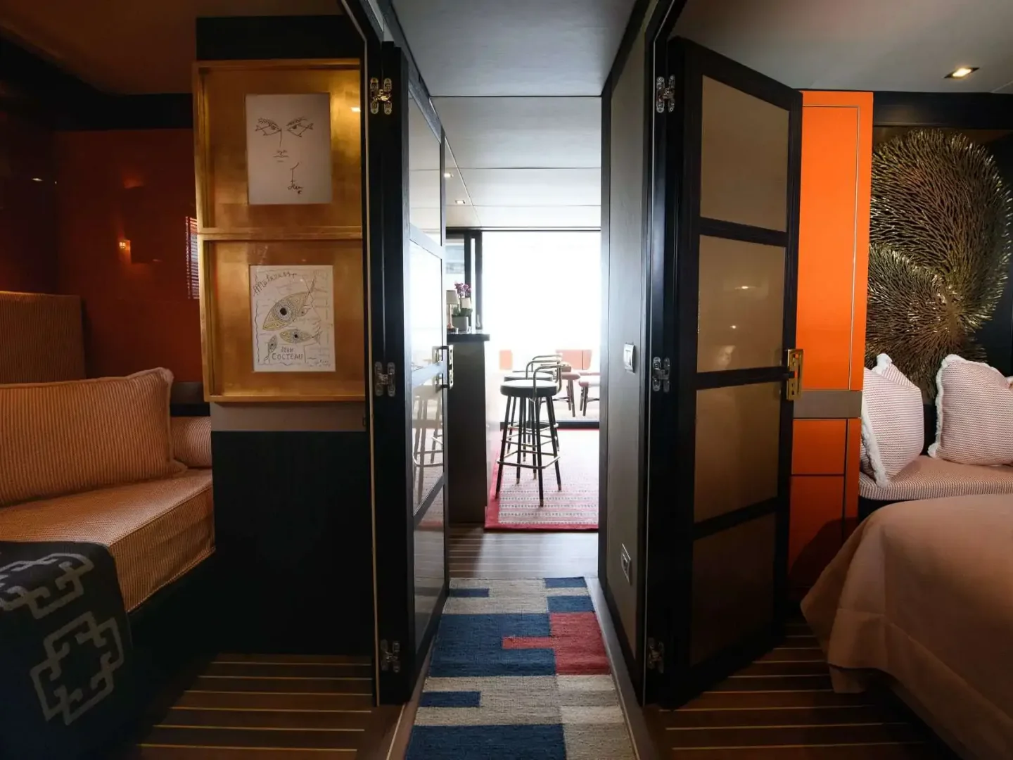 GOLDFINGER  FLOATING PENTHOUSE 64ft HOUSE OF HÜTTER - Photo 13