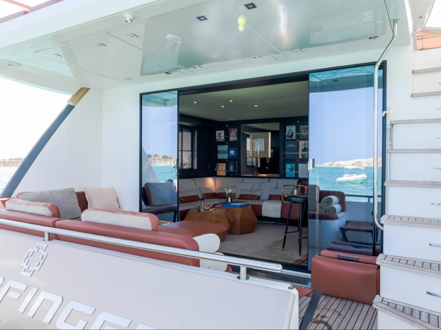 GOLDFINGER  FLOATING PENTHOUSE 64ft HOUSE OF HÜTTER - Photo 23