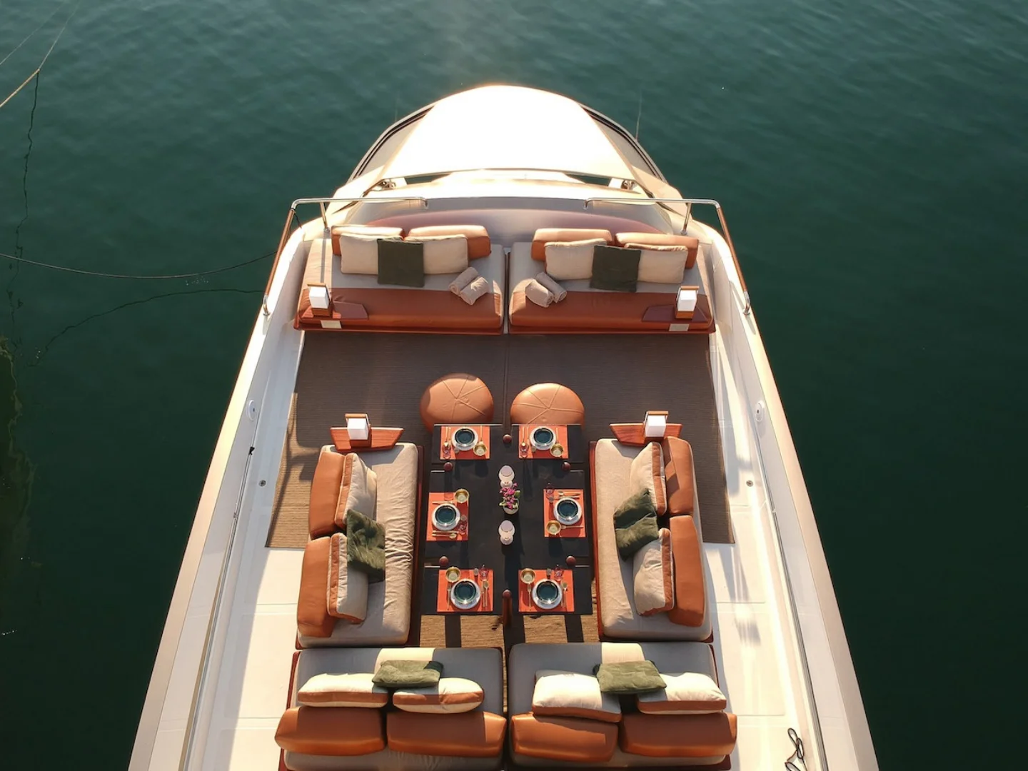 GOLDFINGER  FLOATING PENTHOUSE 64ft HOUSE OF HÜTTER - Photo 6