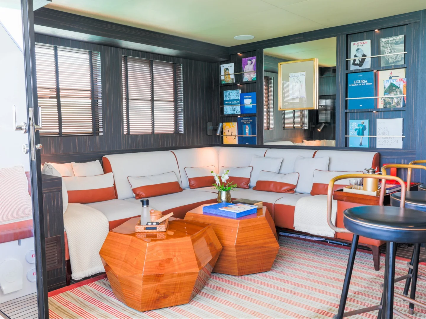 GOLDFINGER  FLOATING PENTHOUSE 64ft HOUSE OF HÜTTER - Photo 21
