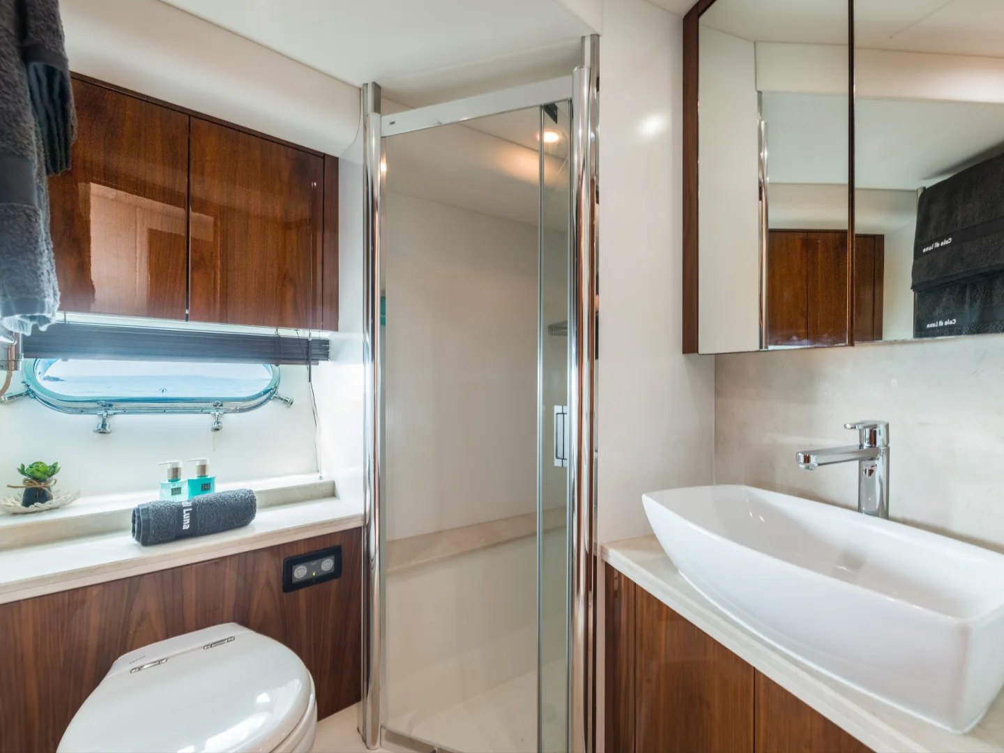 CALA DI LUNA | Sunseeker Manhattan 70 - Photo 28