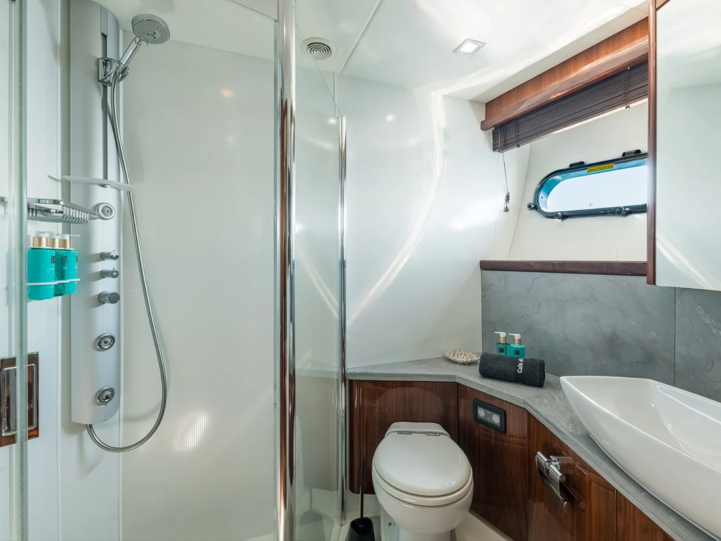 CALA DI LUNA | Sunseeker Manhattan 70 - Photo 21