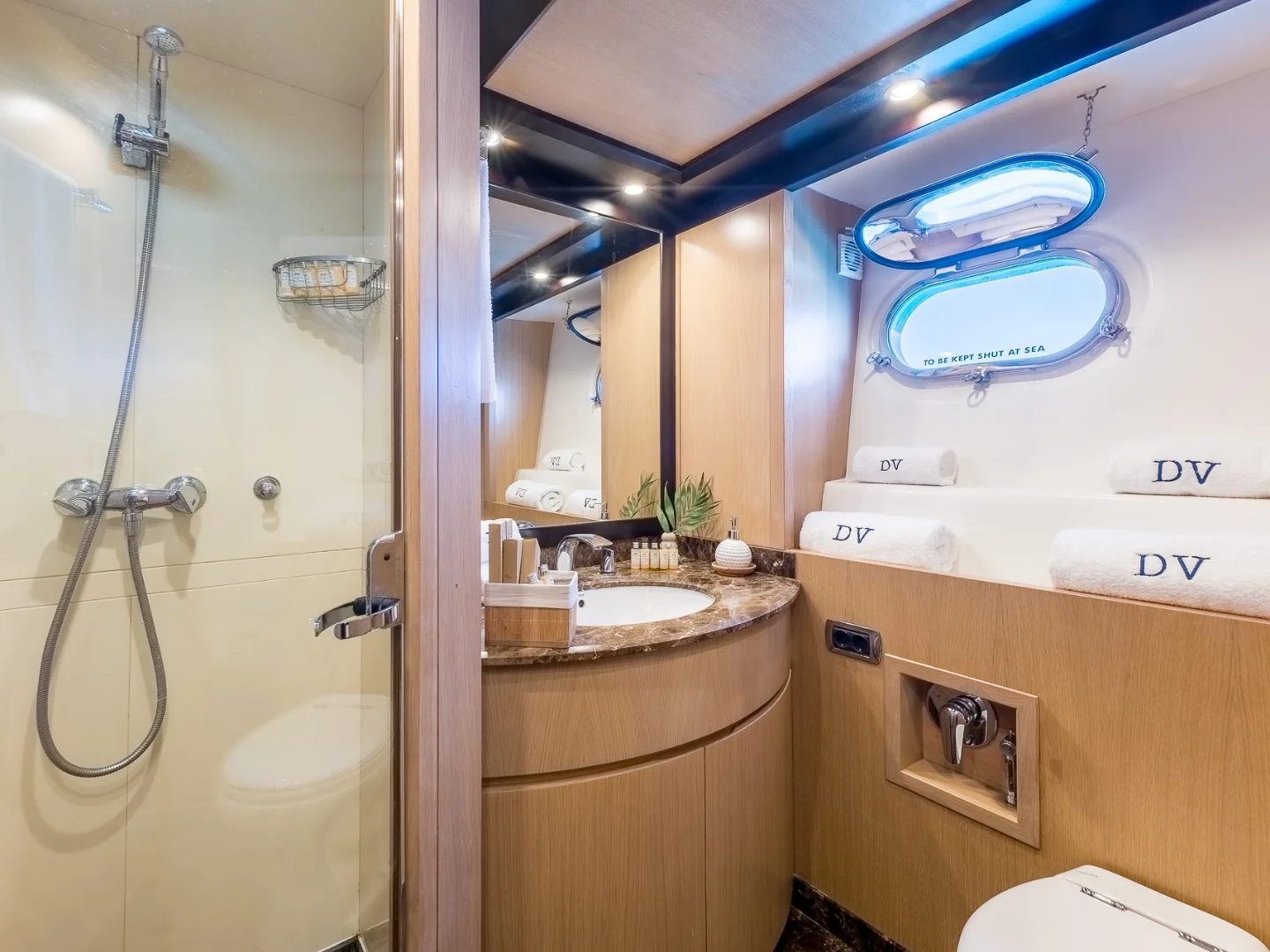 DOLCE VITA IV | Astondoa 102 GLX - Photo 37