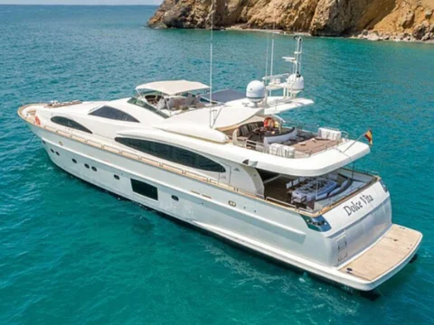 dolce vita II astondoa 102 yacht charter ibiza