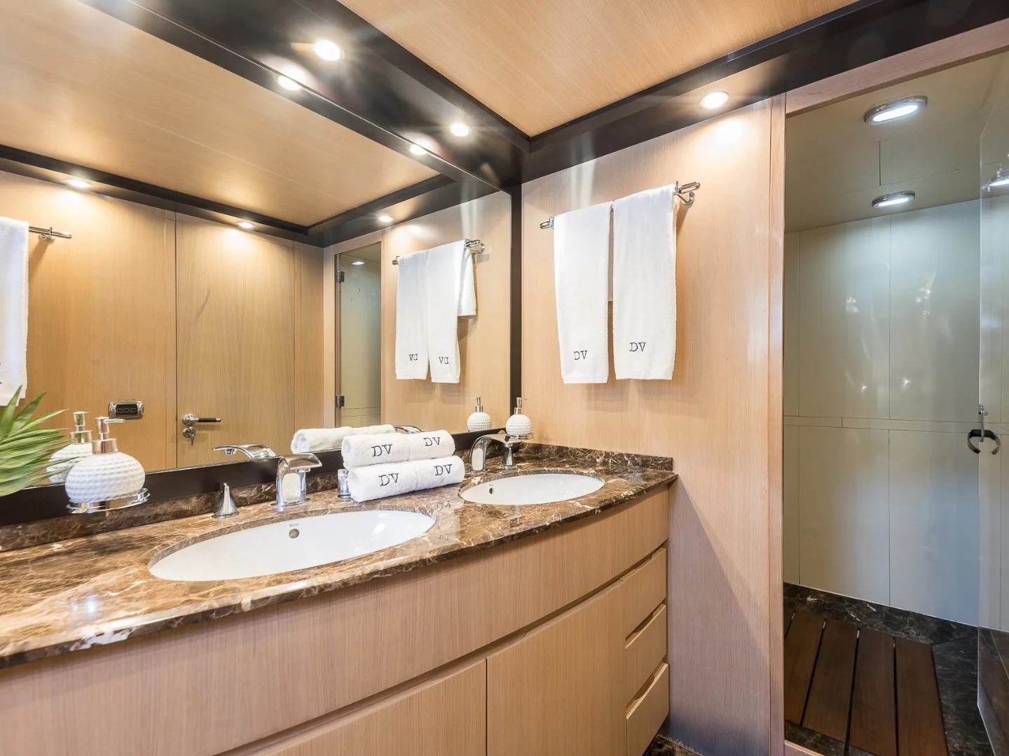 DOLCE VITA IV | Astondoa 102 GLX - Photo 31