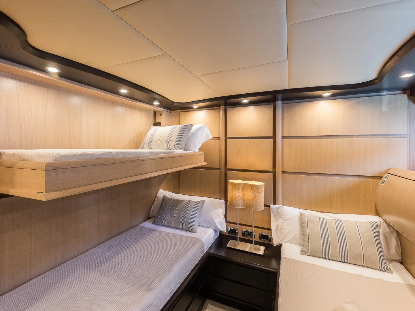 DOLCE VITA IV | Astondoa 102 GLX - Photo 35