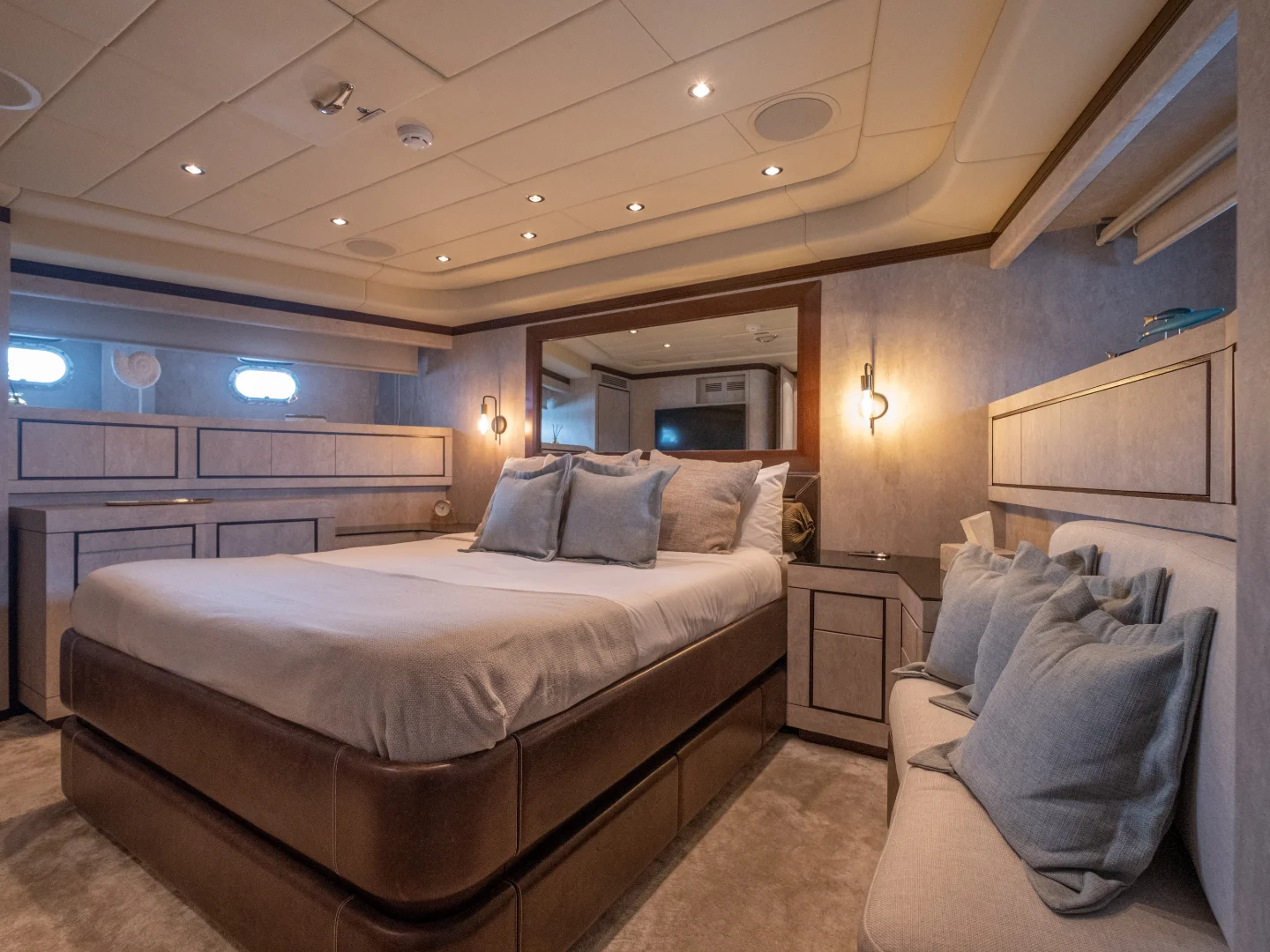 FIVE STARS | Mangusta 92 - Photo 23