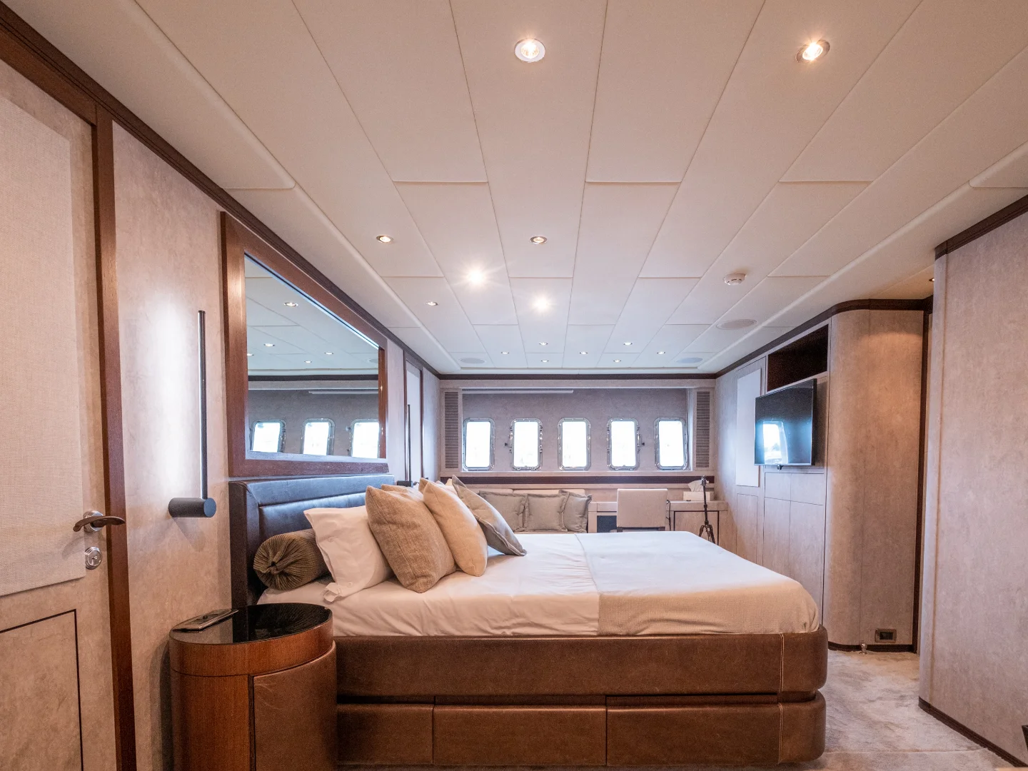 FIVE STARS | Mangusta 92 - Photo 22