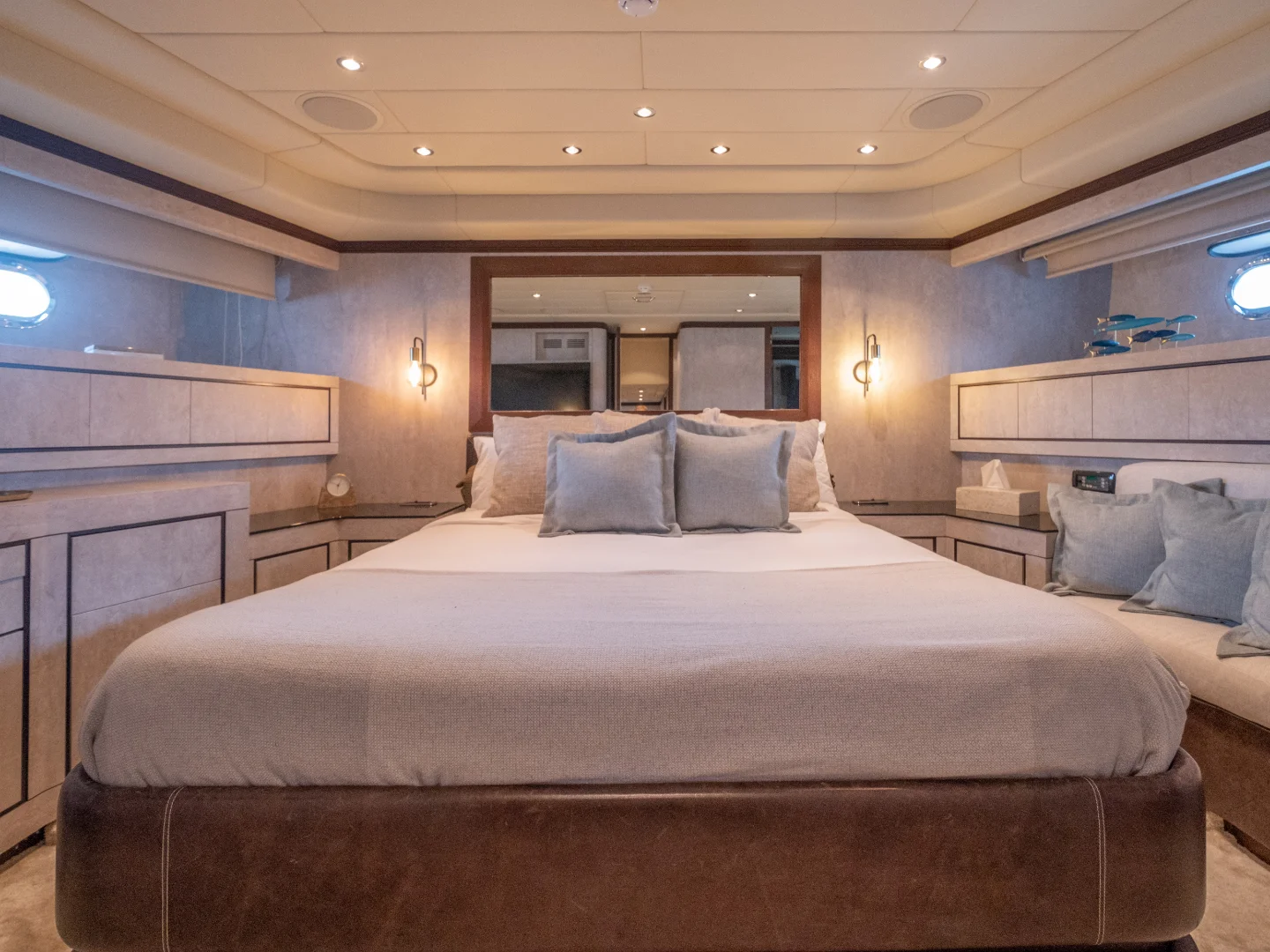 FIVE STARS | Mangusta 92 - Photo 24