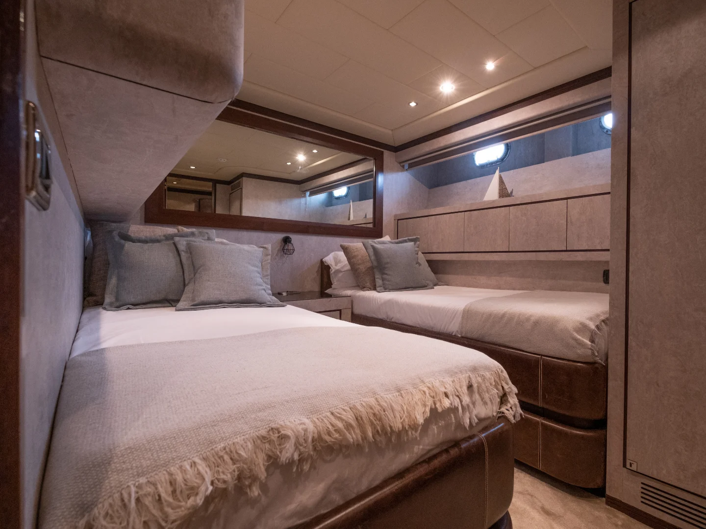 FIVE STARS | Mangusta 92 - Photo 29