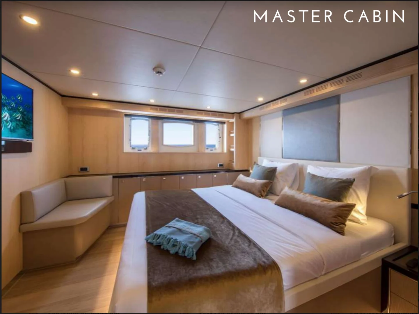 SEA STORY | Vanquish 82 - Photo 9