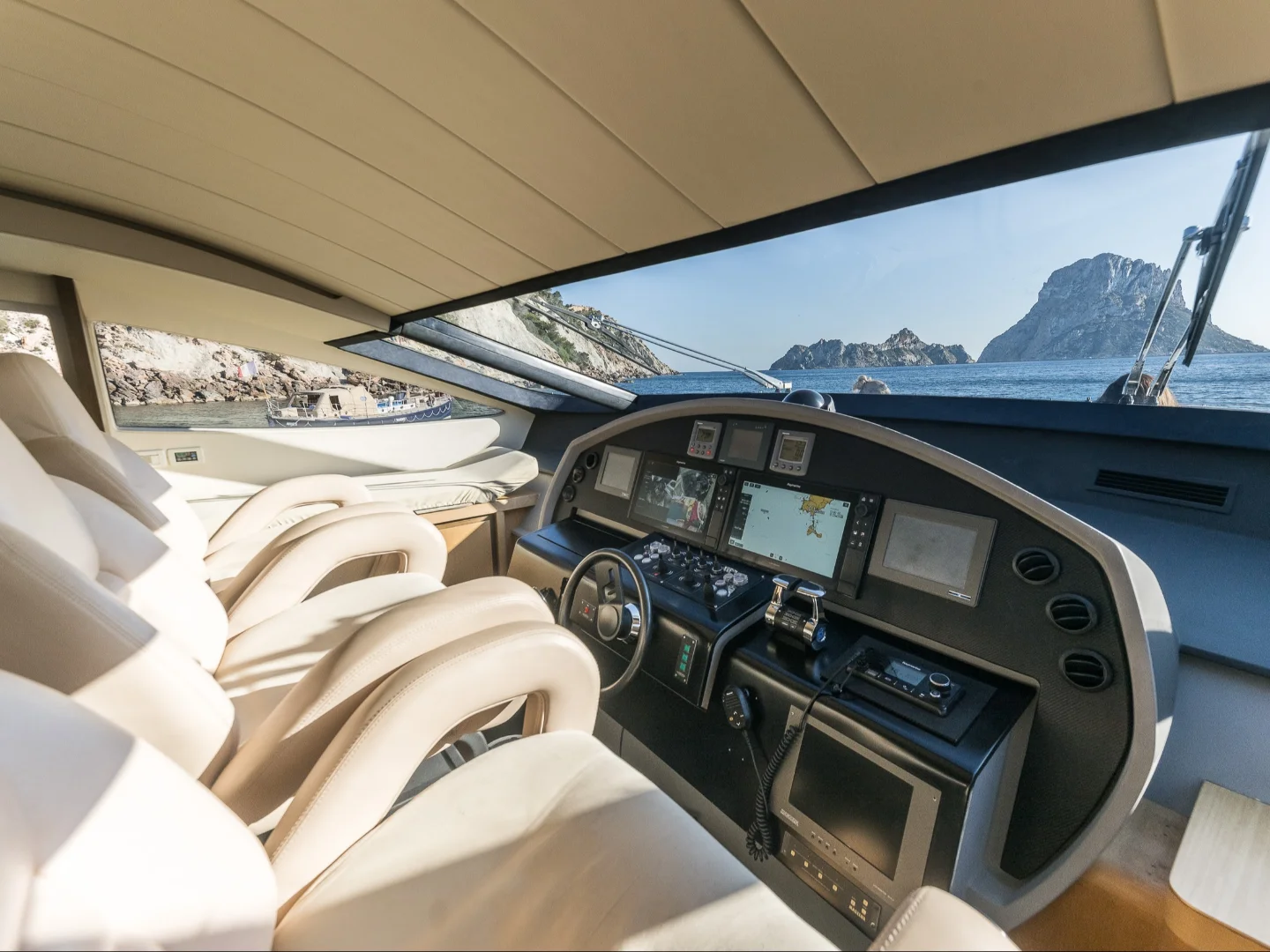 XAMAN | Pershing 90 - Photo 39