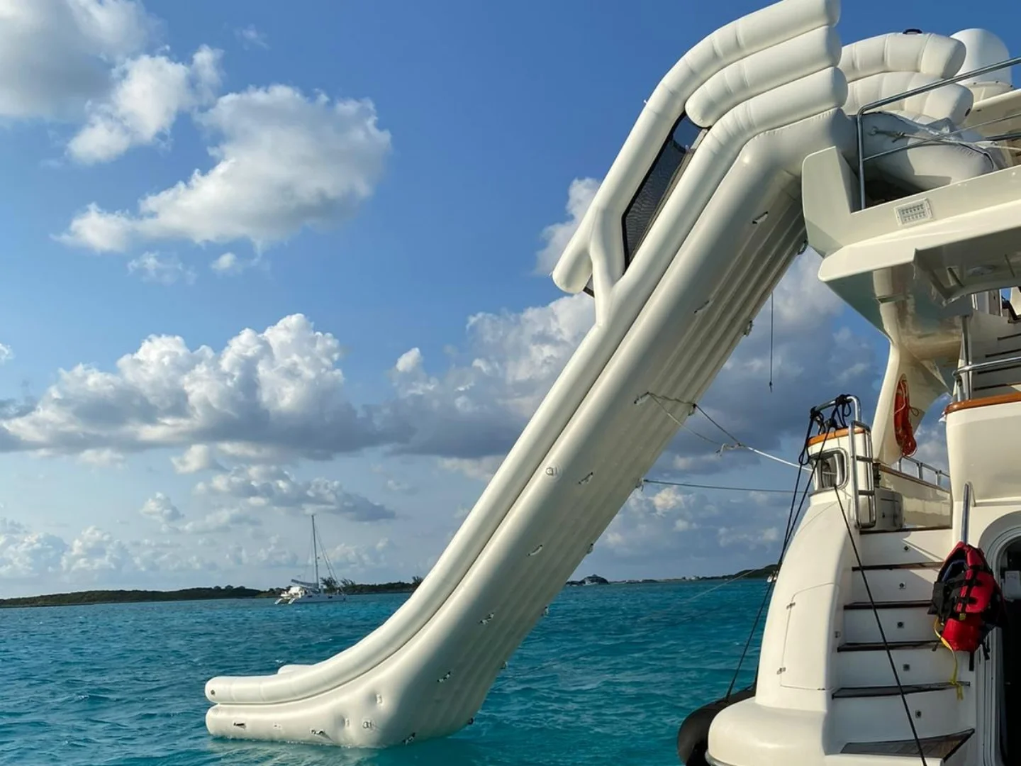 BABIECA | Azimut 105 - Photo 10