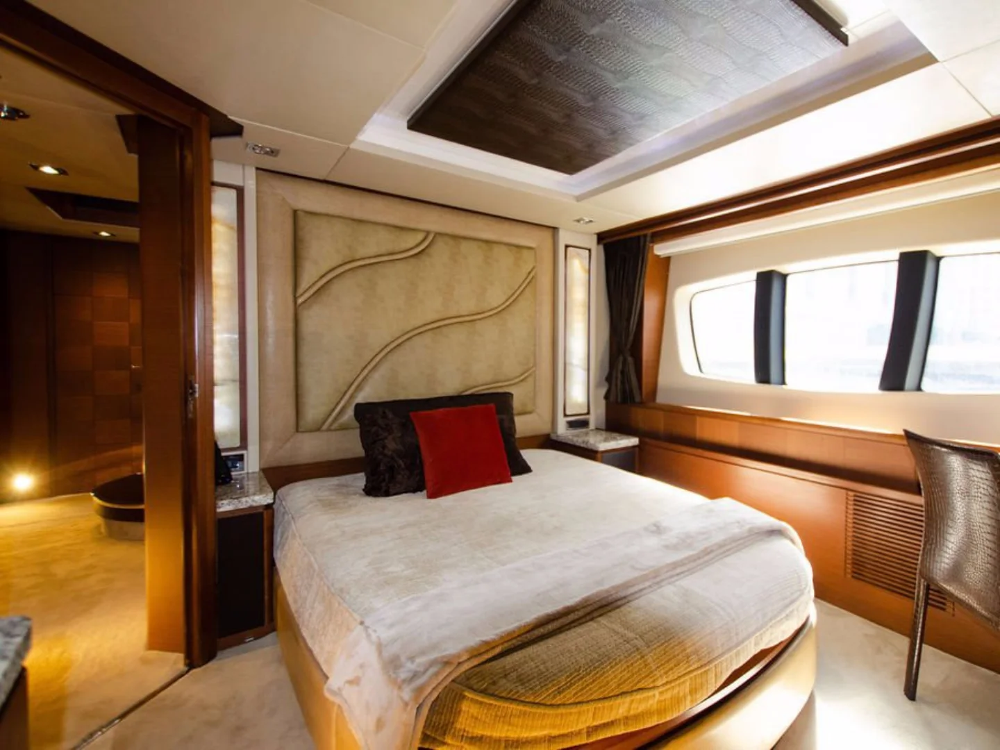 BABIECA | Azimut 105 - Photo 16
