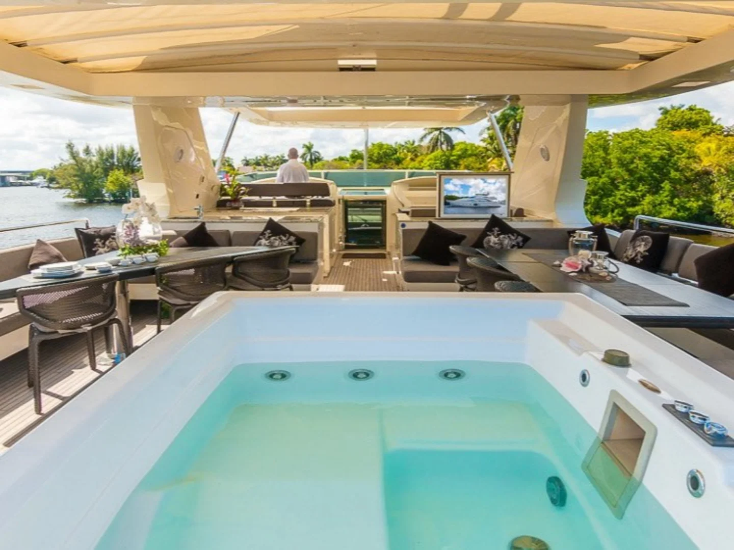 BABIECA | Azimut 105 - Photo 9