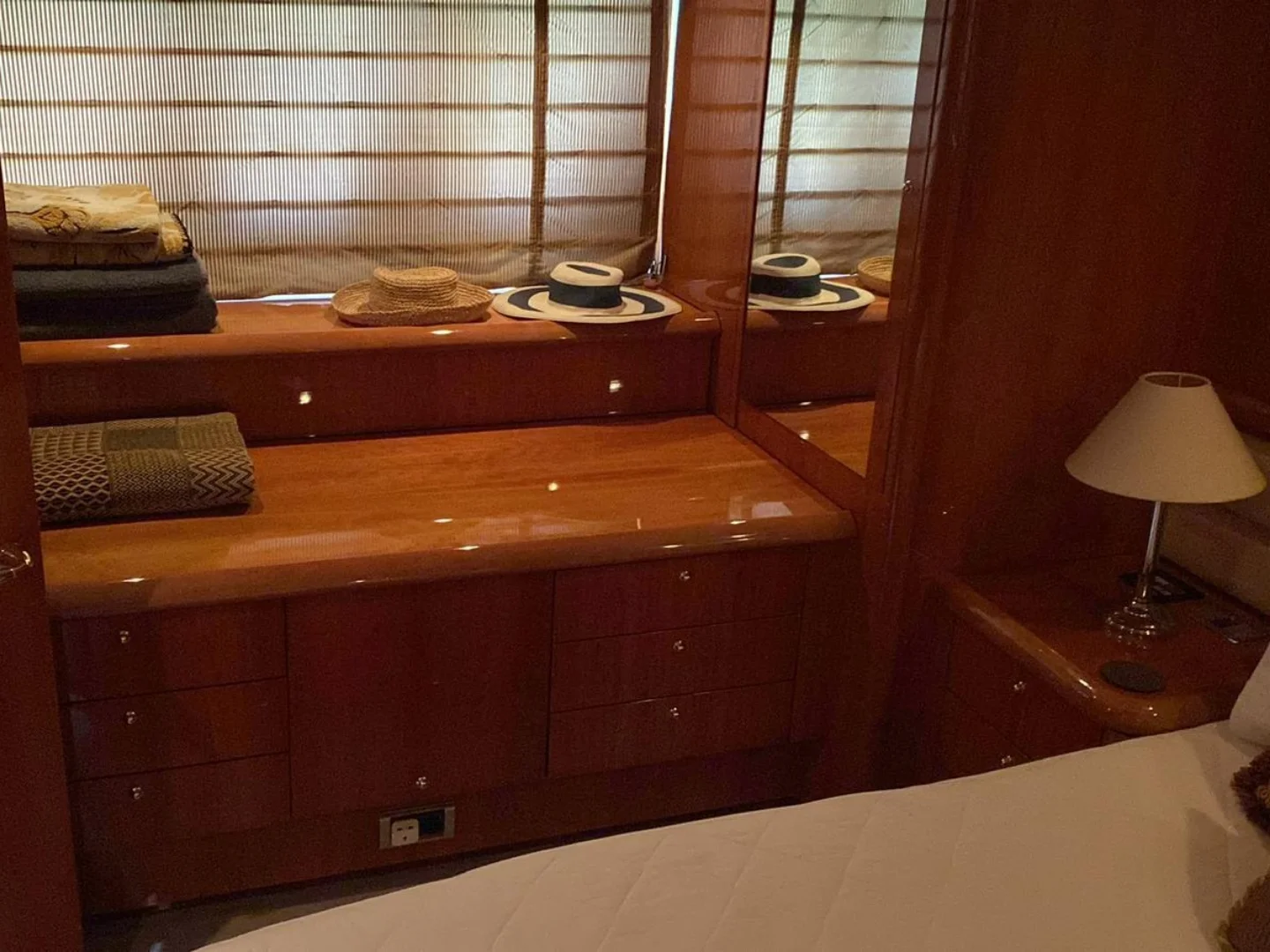 Sunseeker Manhattan 74 2003 for sale - Photo 43